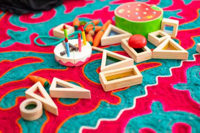 Transparent shape wooden block toys for multisensory learning