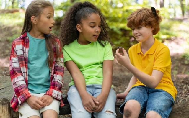 child with adhd and child's teachers reward good behavior and seek support in child's growth